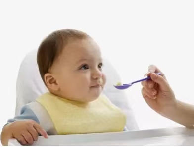 寶寶的第一口輔食，如何科學(xué)添加？新手爸媽必看！